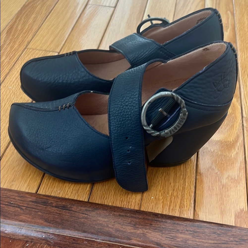 Fluevog Leaders platform Mary Janes size 6.5